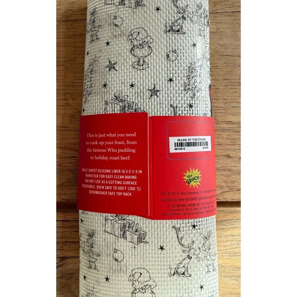 Williams Sonoma The Grinch Nonstick Silicone Baking Mat 16.5 x 11.5 NEW